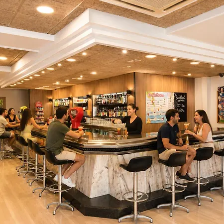 Astoria Park Hotel 4*