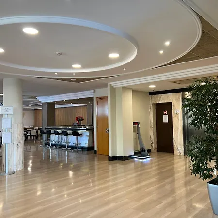 Astoria Park 4* 료렛 드 마르
