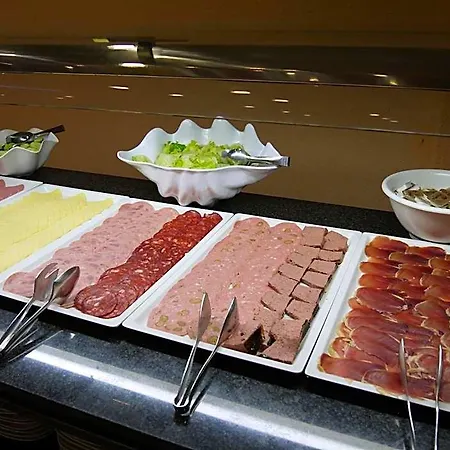 Astoria Park Hotell 4*